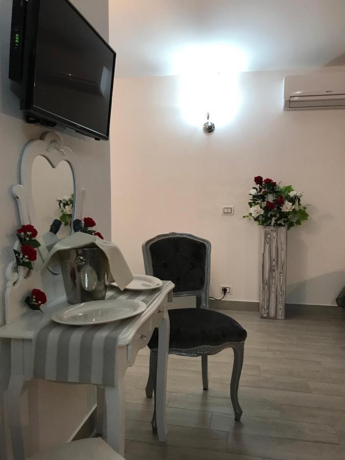 Le Rose Bed and Breakfast Nettuno Buitenkant foto