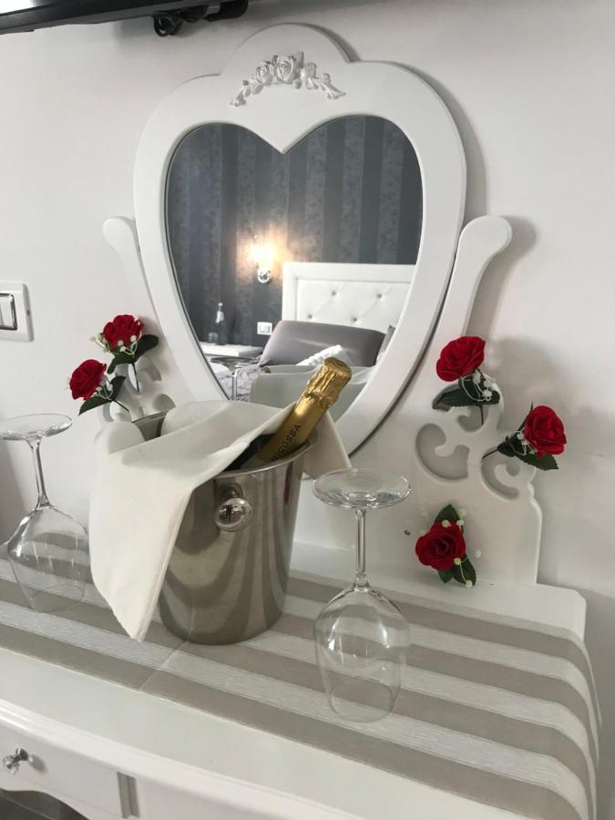Le Rose Bed and Breakfast Nettuno Buitenkant foto